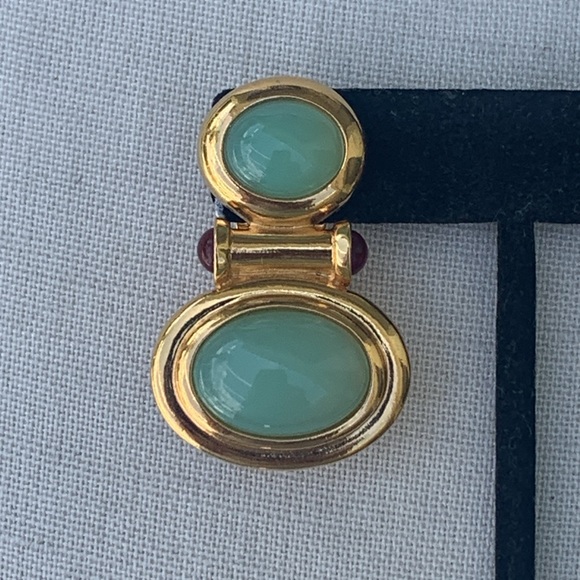 Vintage 1980’s Elizabeth Taylor Avon clip on earrings - Picture 6 of 9